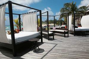 Silverpoint Hotel - Day Bed with Seaview